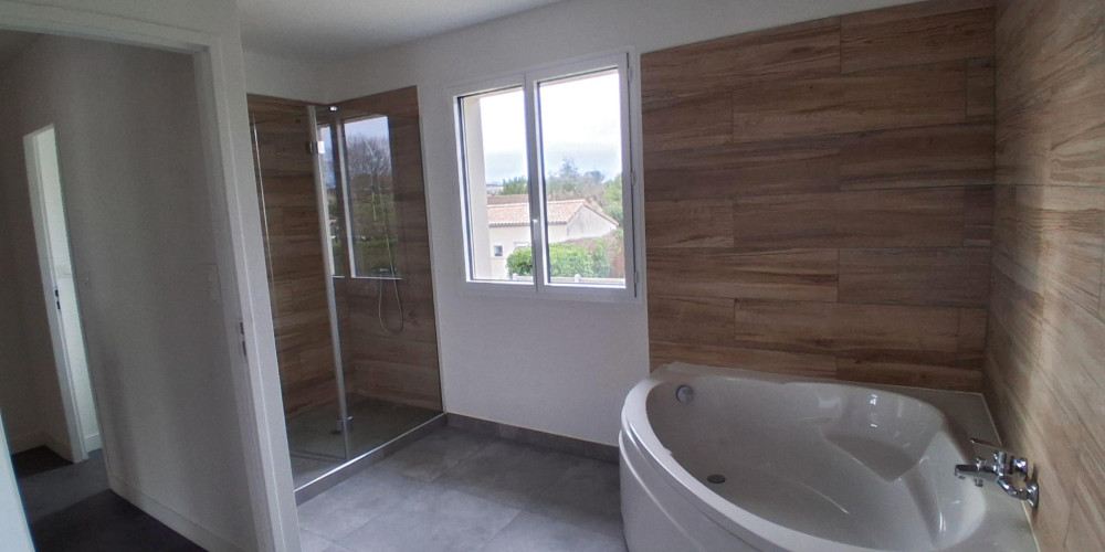 maison à BASSENS (33530)