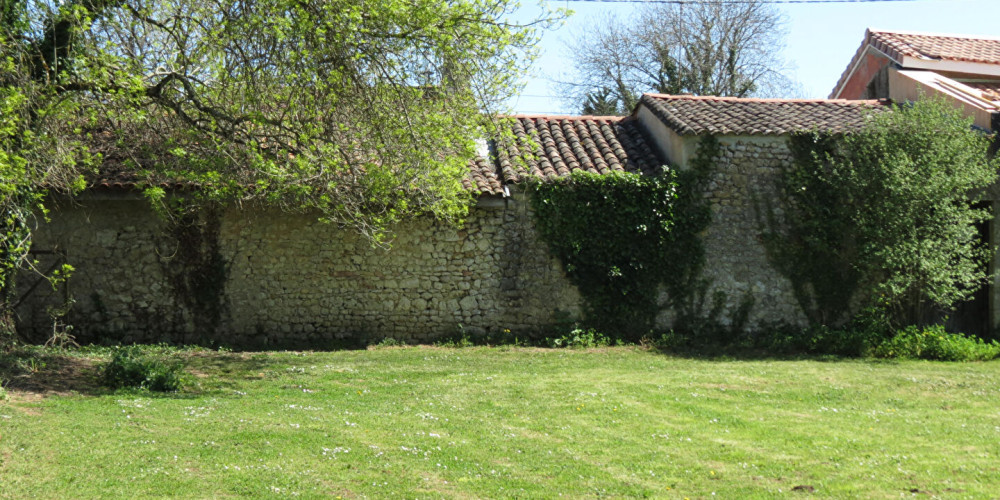 immeuble à COUQUEQUES (33340)