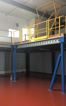 Local industriel  YVRAC