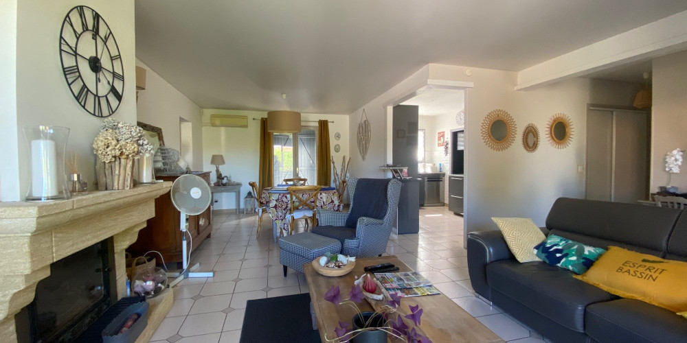 maison à ARES (33740)