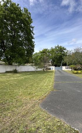 Terrain  GUJAN MESTRAS