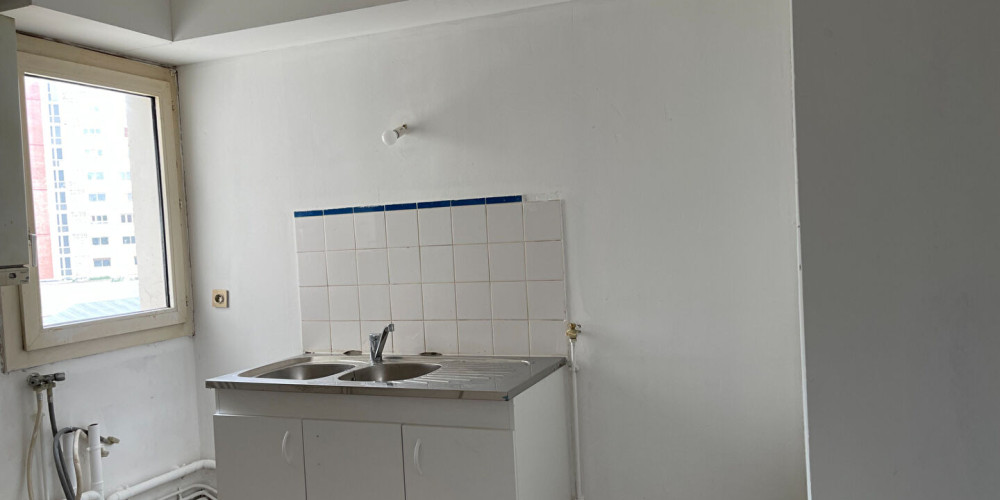 appartement à BORDEAUX (33300)