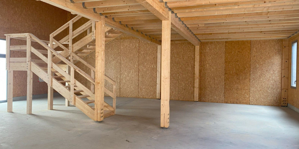 local industriel à LE HAILLAN (33185)