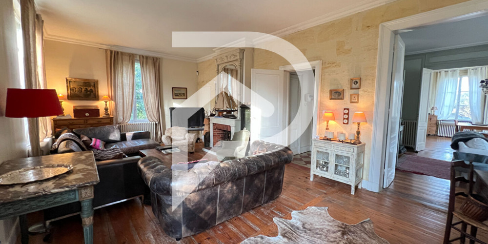 maison à VAYRES (33870)