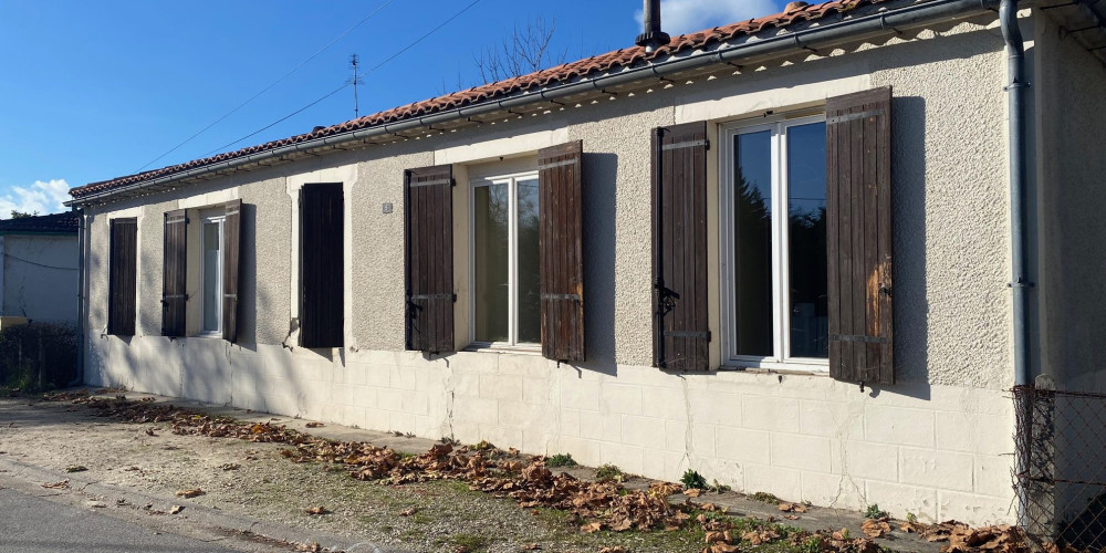 immeuble à ARES (33740)