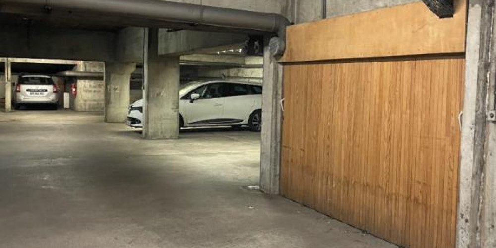 parking à BORDEAUX (33000)
