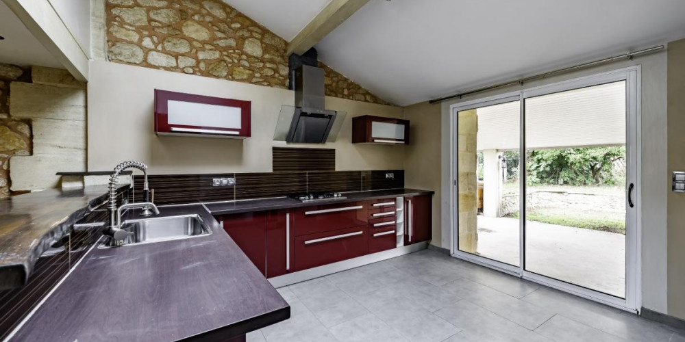 maison à PERISSAC (33240)