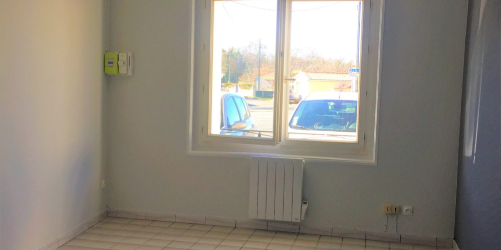 appartement à LES BILLAUX (33500)