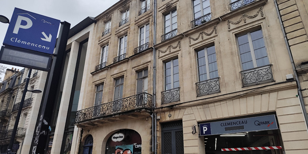 parking à BORDEAUX (33000)