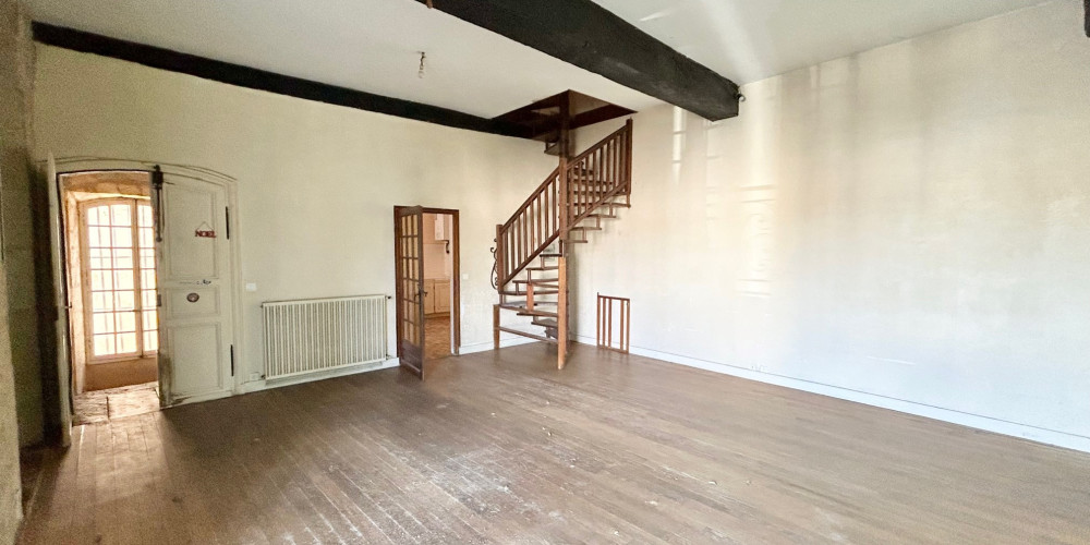 immeuble à ST MACAIRE (33490)