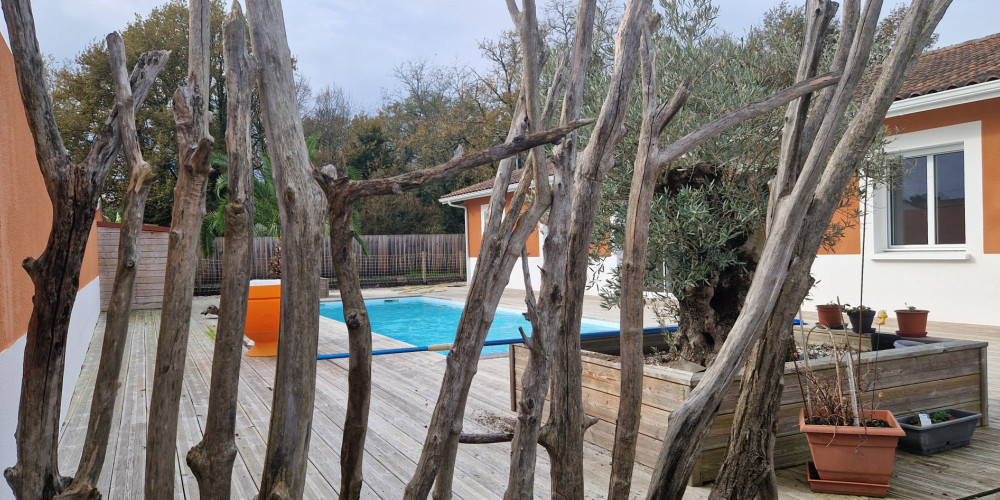 maison à AVENSAN (33480)