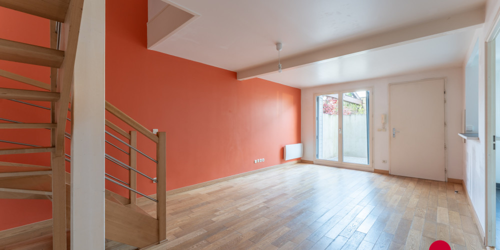 appartement à BORDEAUX (33300)