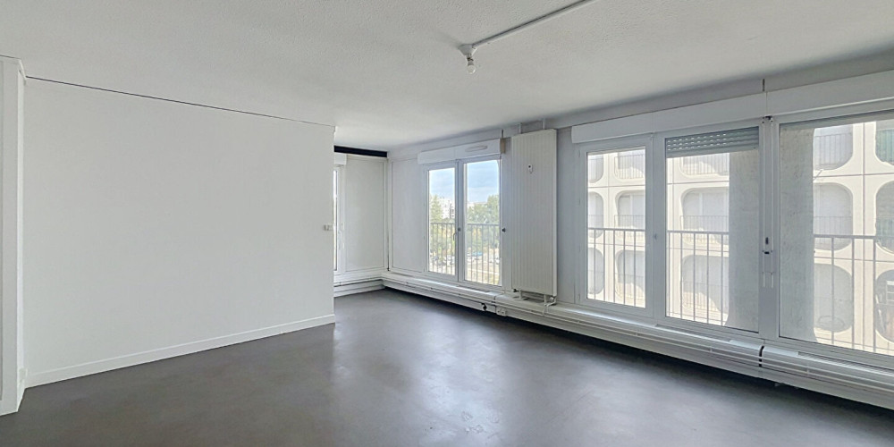 appartement à BORDEAUX (33300)