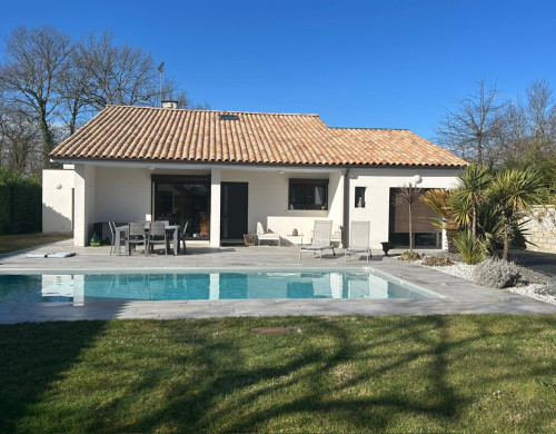 maison  ST JEAN D ILLAC