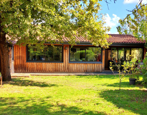 maison  IZON