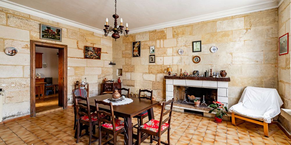 maison à TAURIAC (33710)