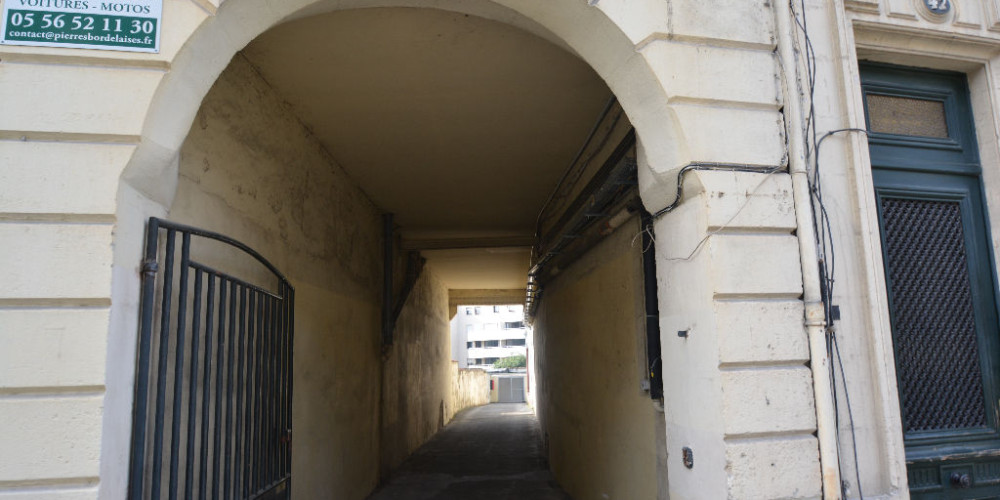 parking à BORDEAUX (33000)