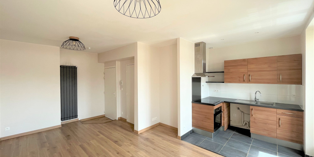 appartement à BORDEAUX (33300)