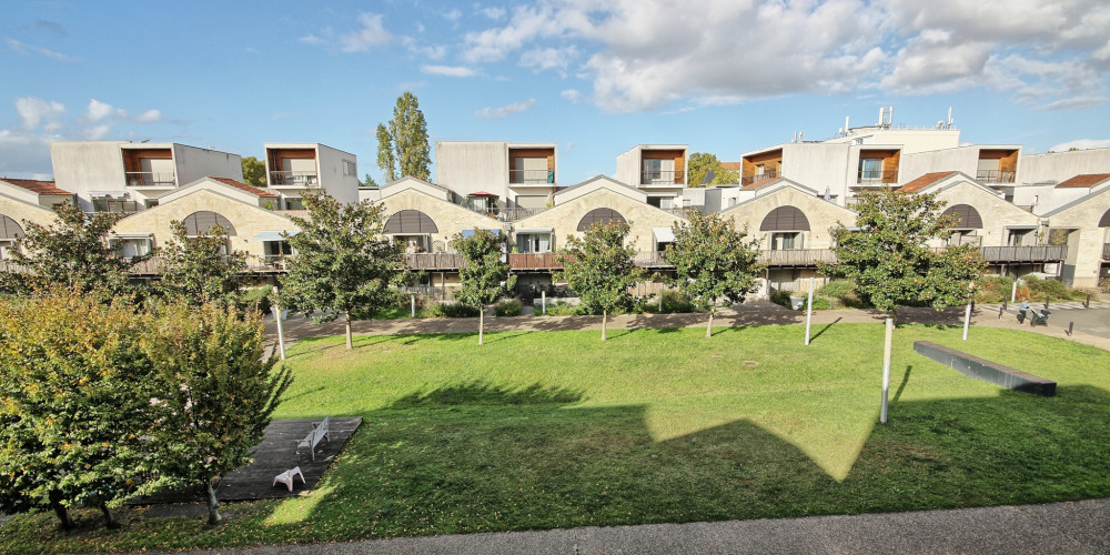 appartement à BORDEAUX (33300)
