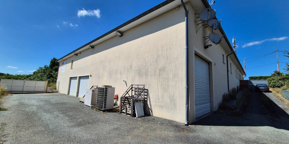 parking à SAUVETERRE DE GUYENNE (33540)