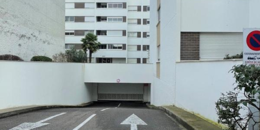 parking à BORDEAUX (33000)