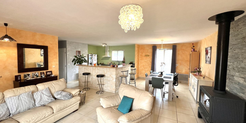 maison à ST DENIS DE PILE (33910)