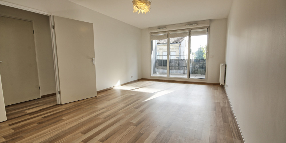 appartement à BORDEAUX (33300)