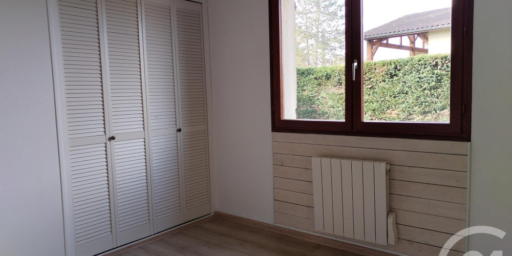 maison à ST PIERRE D AURILLAC (33490)