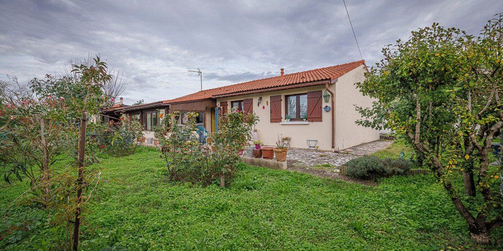 maison à IZON (33450)