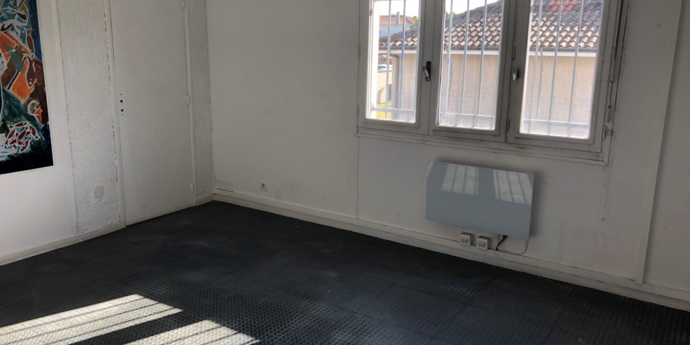 local industriel à LORMONT (33310)