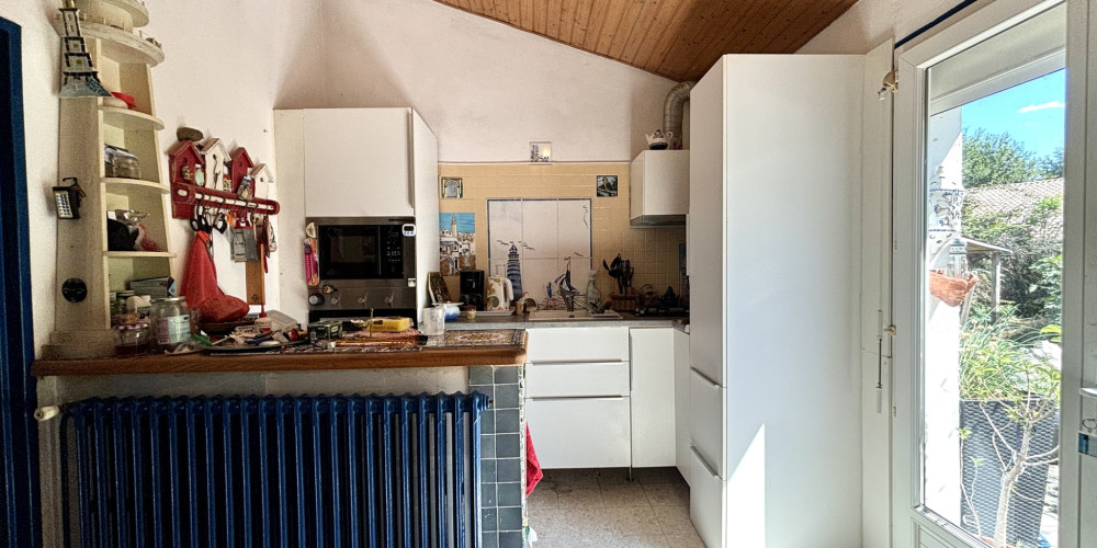 maison à ARES (33740)