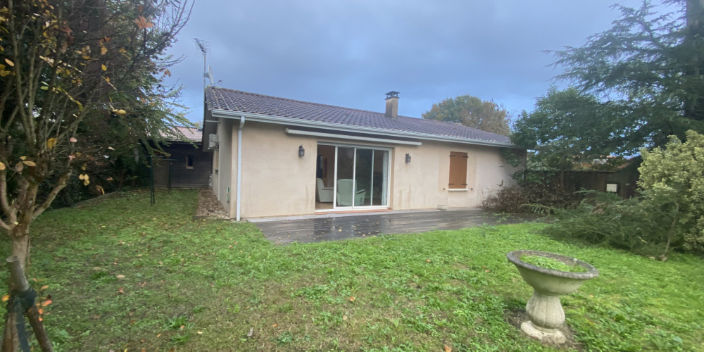 maison à VAYRES (33870)