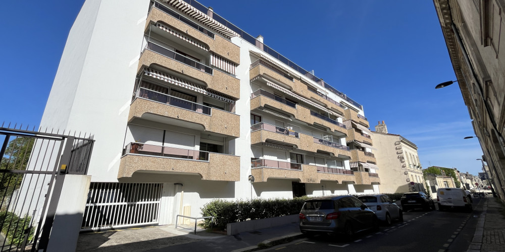 parking à BORDEAUX (33000)