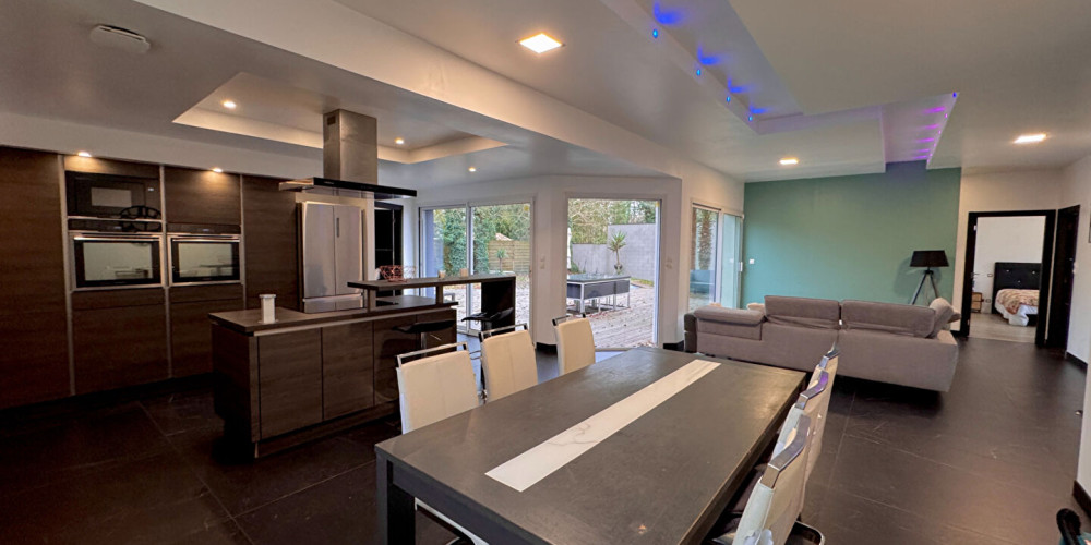 maison à SALLES (33770)