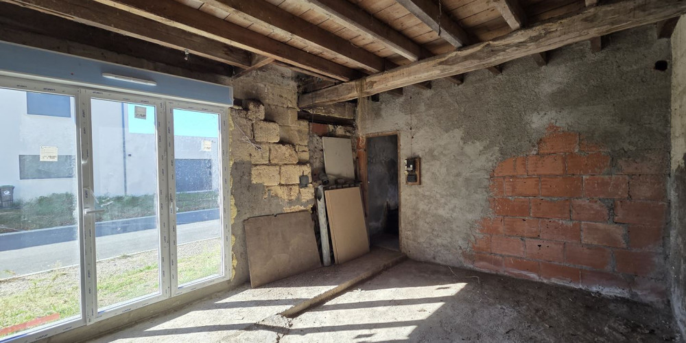 maison à LES BILLAUX (33500)