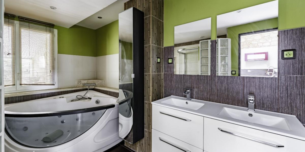 maison à PERISSAC (33240)