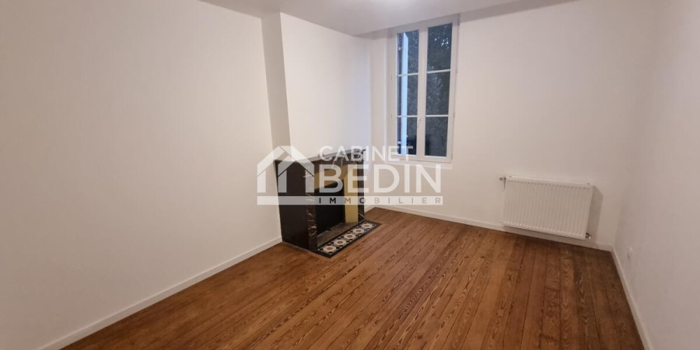 maison à BOURG (33710)