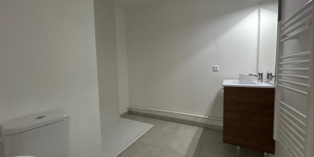 appartement à BORDEAUX (33300)