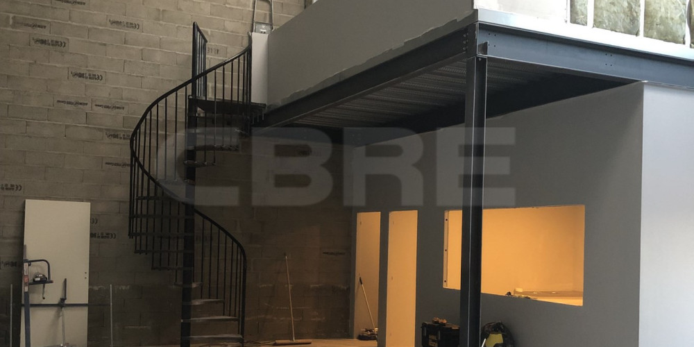 local industriel à BEYCHAC ET CAILLAU (33750)