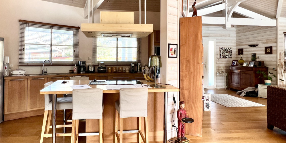 maison à SALLES (33770)