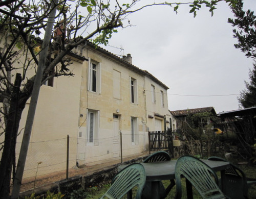 maison  GUITRES