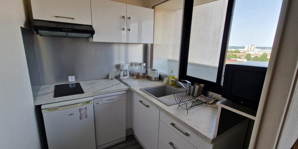 appartement à BORDEAUX (33800)
