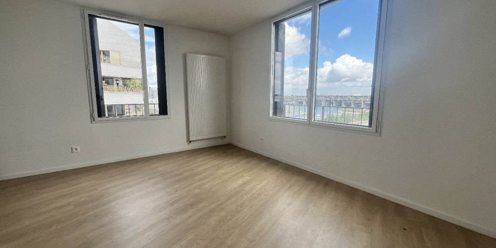 appartement à BORDEAUX (33300)