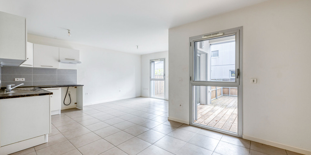 appartement à BORDEAUX (33300)