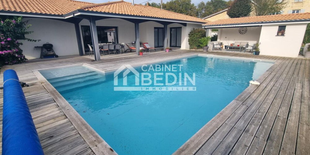 maison à BOURG (33710)