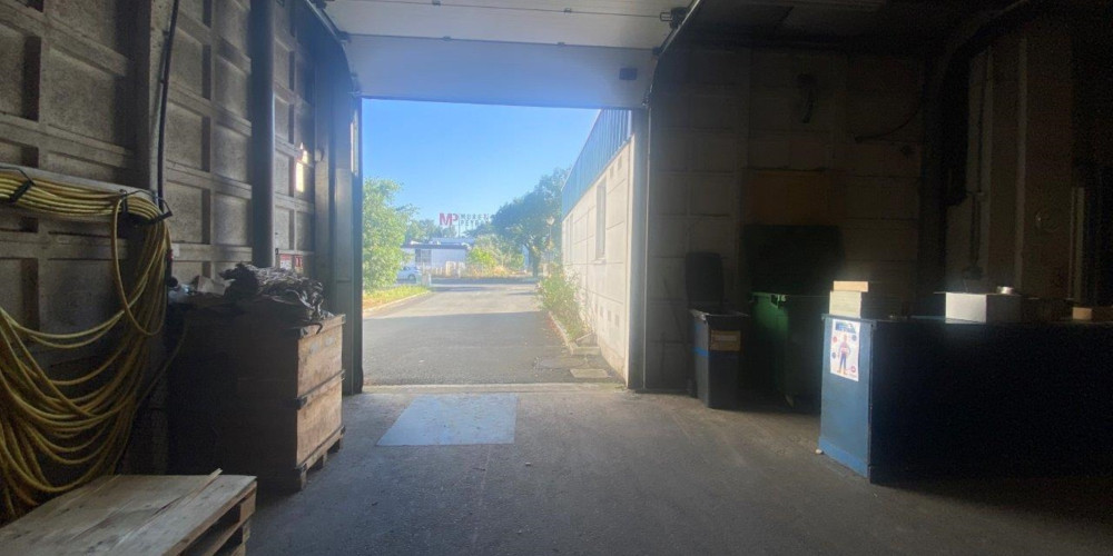 local industriel à BORDEAUX (33300)