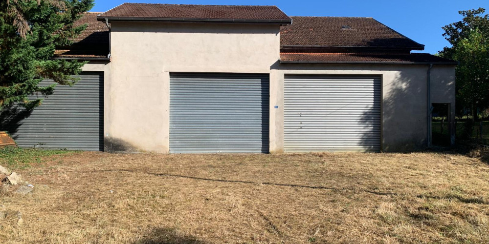 parking à SAUVETERRE DE GUYENNE (33540)
