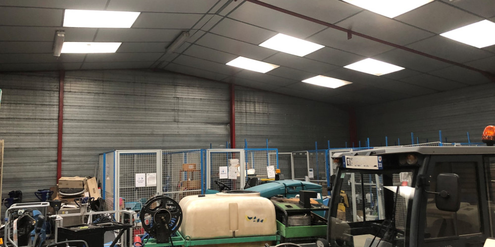 local industriel à CARBON BLANC (33560)