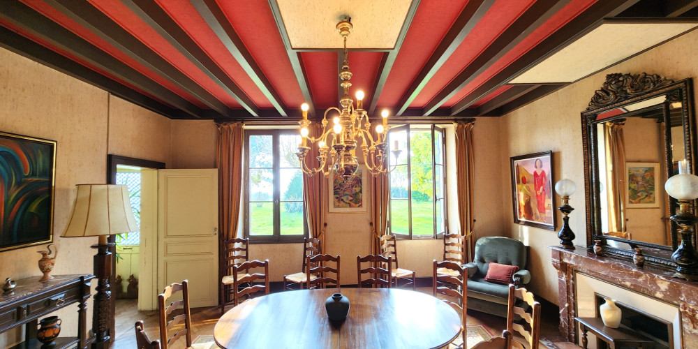 maison à BOURG (33710)