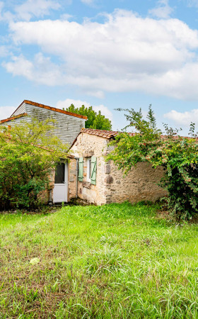 Maison  CUSSAC FORT MEDOC